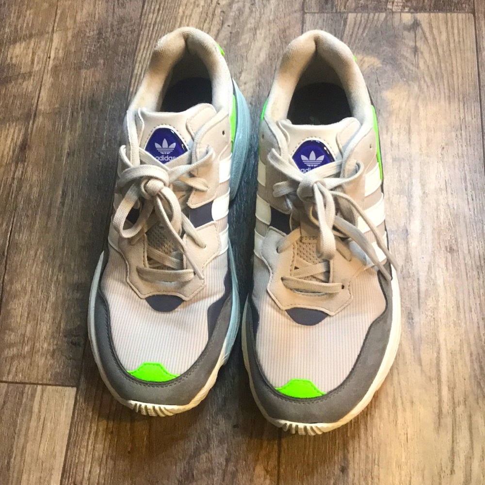 Adidas Sneakers